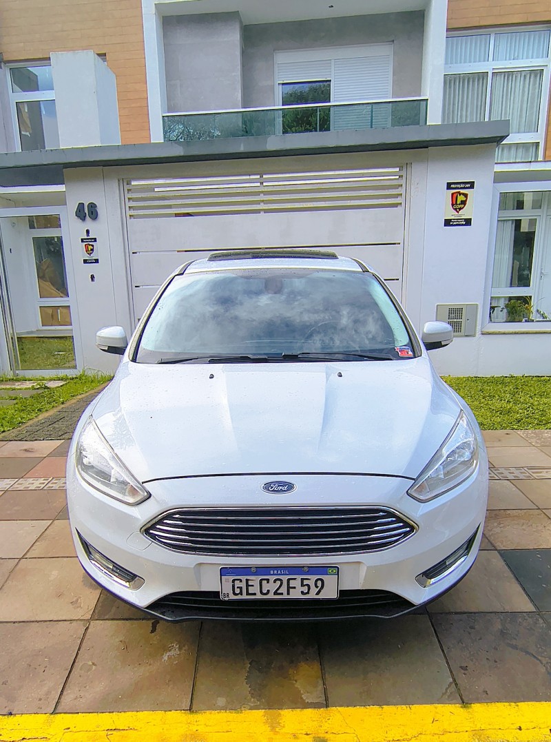 FOCUS 2.0 TITANIUM HATCH 16V FLEX 4P AUTOMÁTICO - 2017 - FARROUPILHA