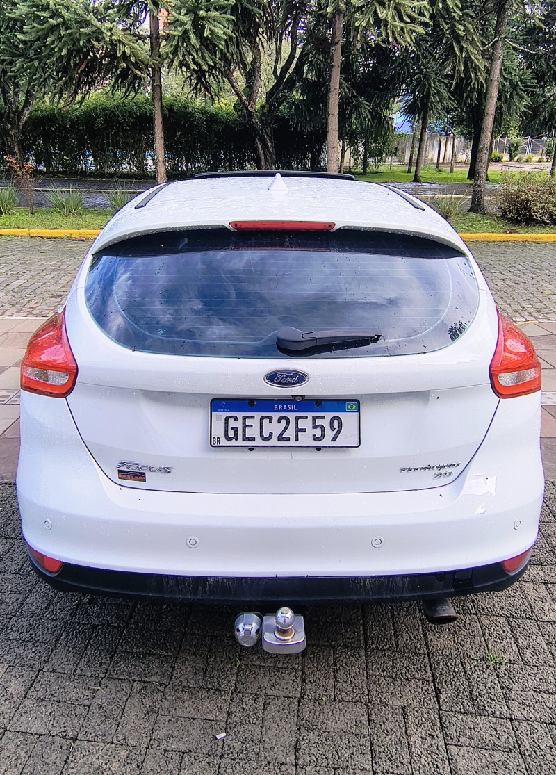 FOCUS 2.0 TITANIUM HATCH 16V FLEX 4P AUTOMÁTICO - 2017 - FARROUPILHA