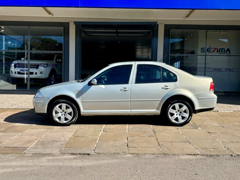 BORA 2.0 MI 8V GASOLINA 4P AUTOMÁTICO - 2010 - GUAPORé