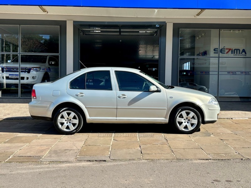 BORA 2.0 MI 8V GASOLINA 4P AUTOMÁTICO - 2010 - GUAPORé