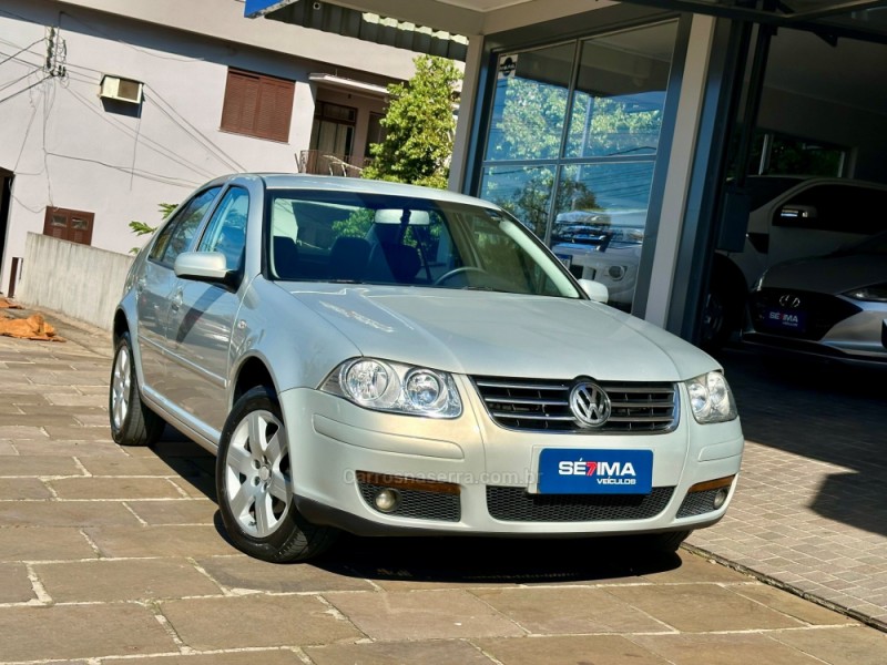 BORA 2.0 MI 8V GASOLINA 4P AUTOMÁTICO - 2010 - GUAPORé