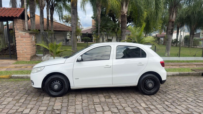 GOL 1.0 MI 8V FLEX 4P MANUAL G.V - 2011 - FELIZ