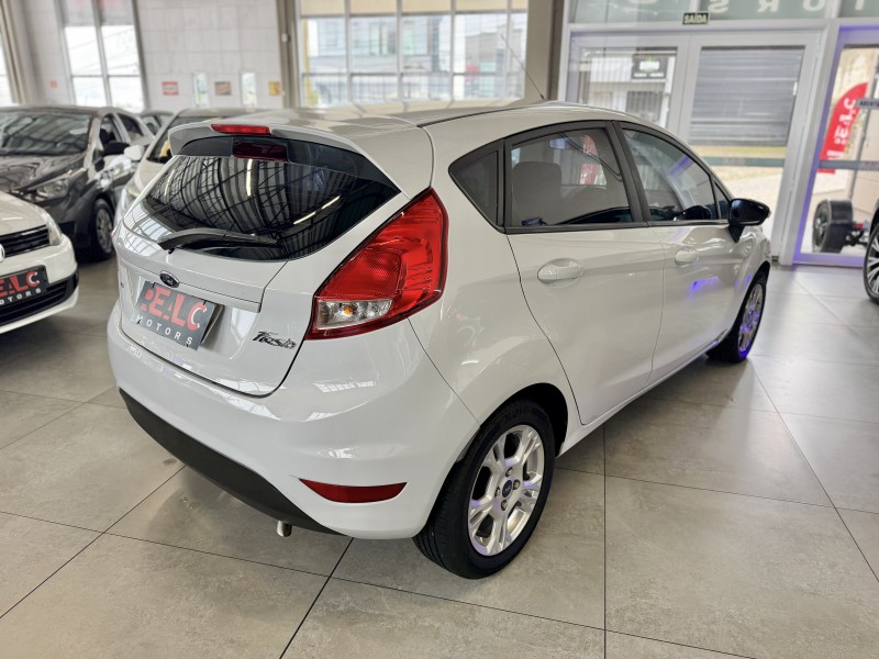FIESTA 1.5 SE HATCH 16V FLEX 4P MANUAL - 2014 - CAXIAS DO SUL