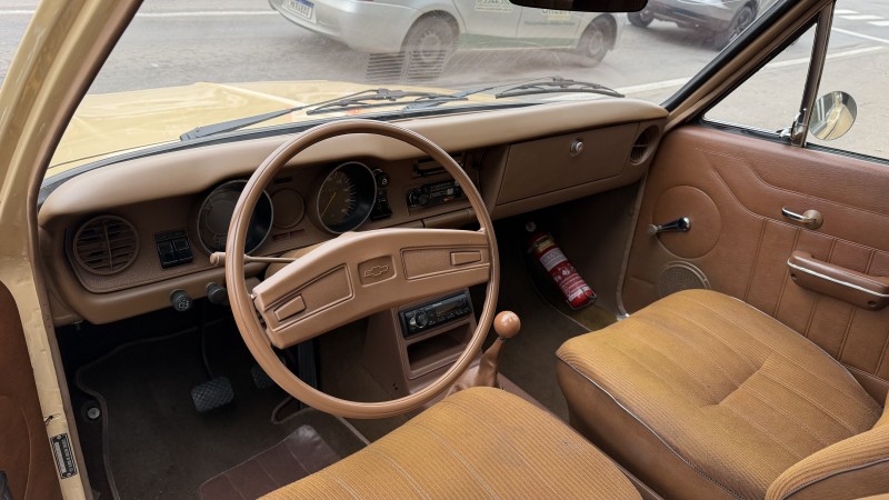 CARAVAN 2.5 8V GASOLINA 2P MANUAL - 1979 - GARIBALDI