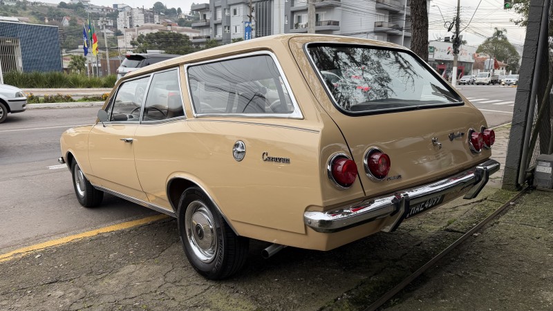 CARAVAN 2.5 8V GASOLINA 2P MANUAL - 1979 - GARIBALDI