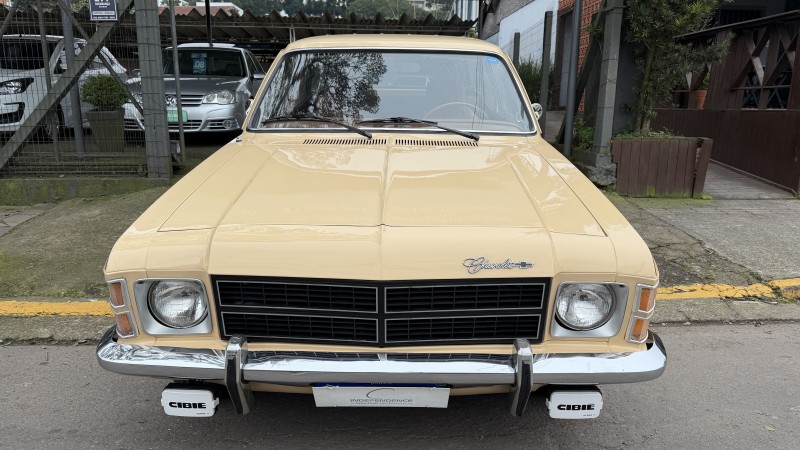CARAVAN 2.5 8V GASOLINA 2P MANUAL - 1979 - GARIBALDI