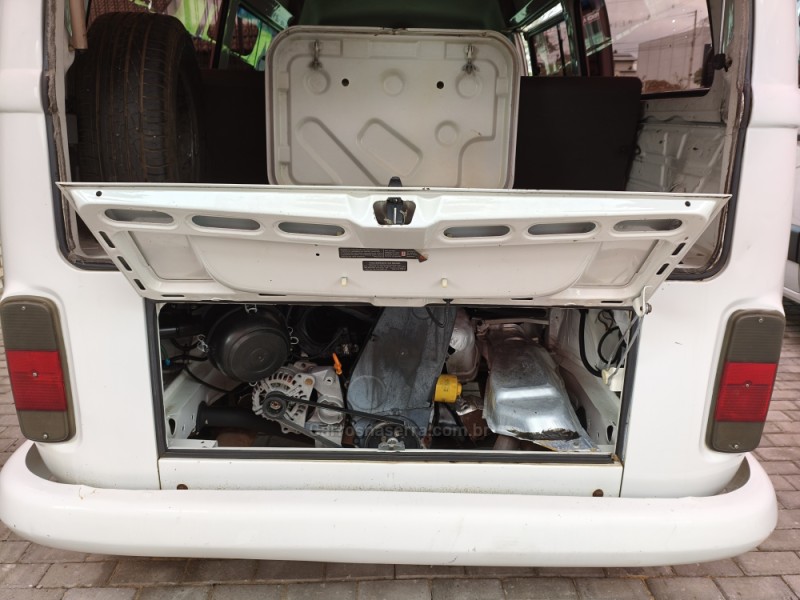 KOMBI 1.4 MI STD LOTAÇÃO 8V FLEX 3P MANUAL - 2010 - CAXIAS DO SUL