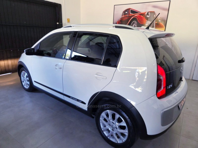 UP 1.0 TSI CROSS 12V FLEX 4P MANUAL - 2016 - CAMPO BOM