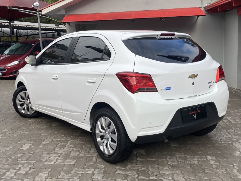 ONIX 1.4 MPFI LT 8V FLEX 4P MANUAL - 2017 - CARLOS BARBOSA