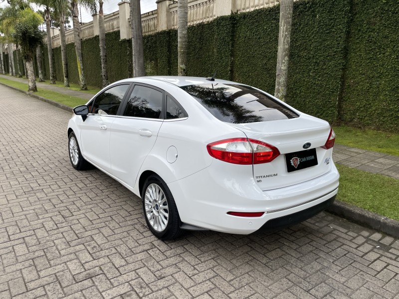 FIESTA 1.6 TITANIUM SEDAN 16V FLEX 4P AUTOMÁTICO - 2017 - CAXIAS DO SUL