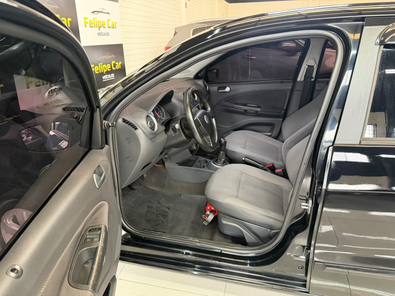 VOYAGE 1.0 12V MPI TOTALFLEX TRENDLINE 4P MANUAL - 2010 - CAXIAS DO SUL
