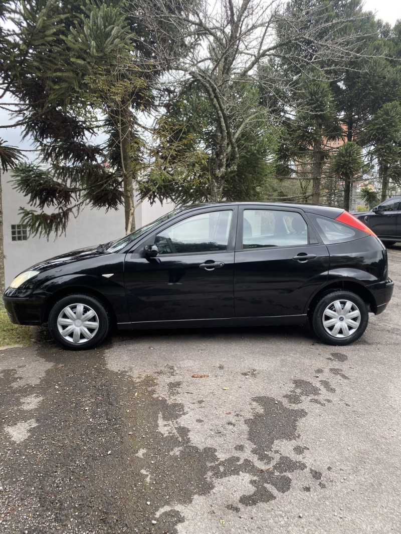 FOCUS 1.6 8V FLEX 4P MANUAL - 2005 - FARROUPILHA