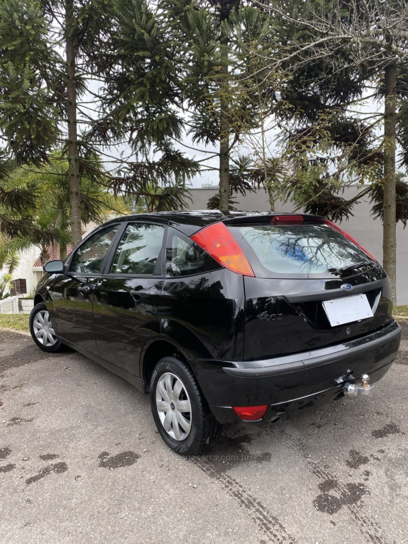 FOCUS 1.6 8V FLEX 4P MANUAL - 2005 - FARROUPILHA