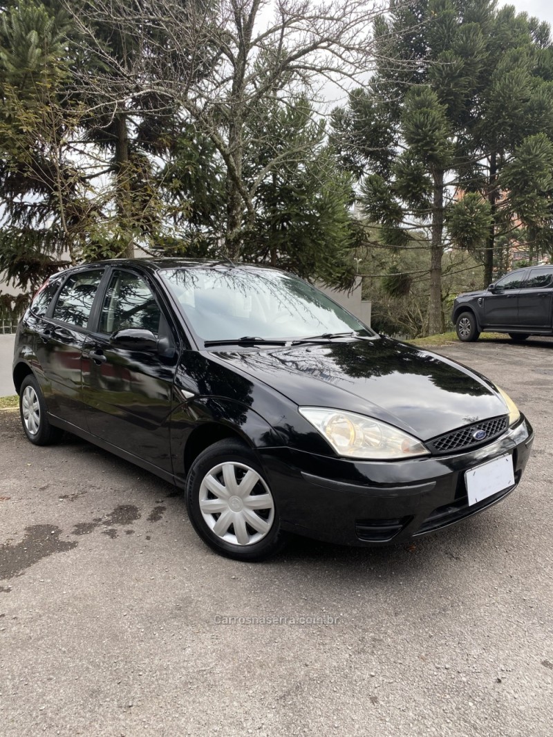 FOCUS 1.6 8V FLEX 4P MANUAL - 2005 - FARROUPILHA