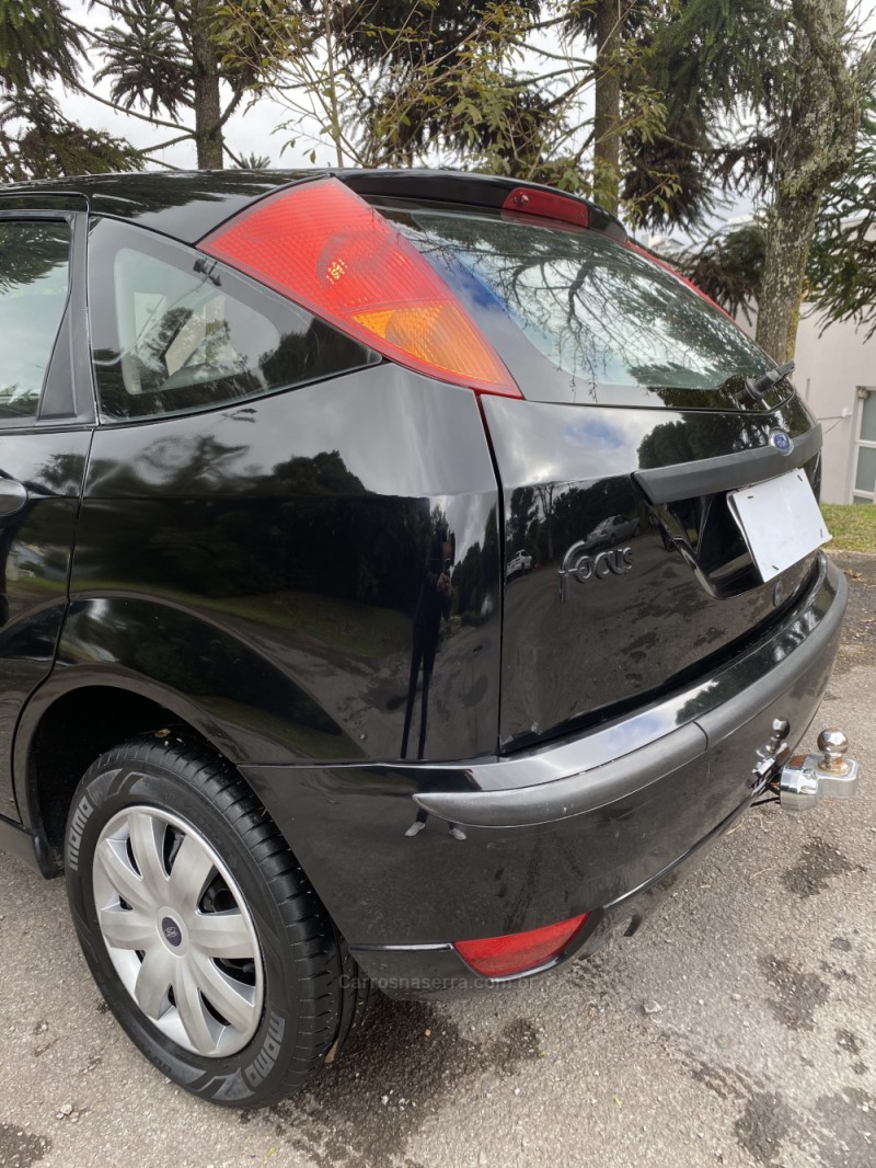 FOCUS 1.6 8V FLEX 4P MANUAL - 2005 - FARROUPILHA