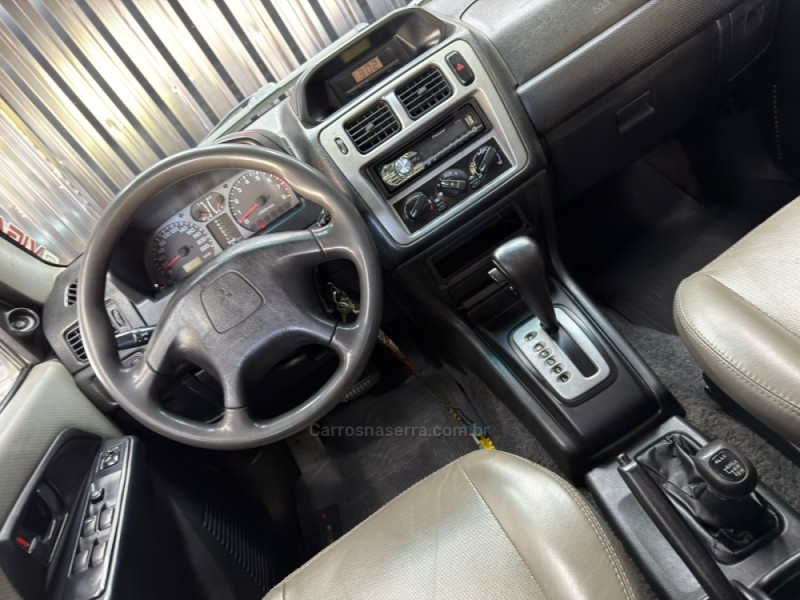 PAJERO TR4 2.0 4X4 16V 131CV GASOLINA 4P AUTOMÁTICO - 2006 - CAXIAS DO SUL