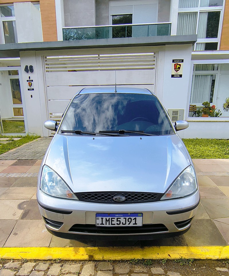 FOCUS 1.6 GL 16V FLEX 4P MANUAL - 2005 - FARROUPILHA