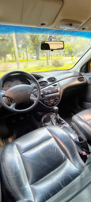 FOCUS 1.6 GL 16V FLEX 4P MANUAL - 2005 - FARROUPILHA