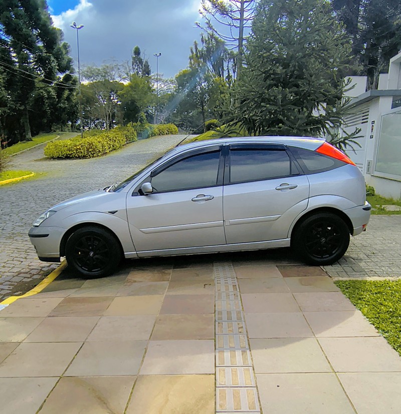 FOCUS 1.6 GL 16V FLEX 4P MANUAL - 2005 - FARROUPILHA
