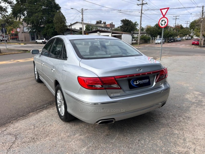 AZERA 3.3 MPFI GLS SEDAN V6 24V GASOLINA 4P AUTOMÁTICO - 2011 - VENâNCIO AIRES
