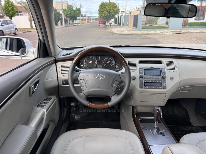 AZERA 3.3 MPFI GLS SEDAN V6 24V GASOLINA 4P AUTOMÁTICO - 2011 - VENâNCIO AIRES