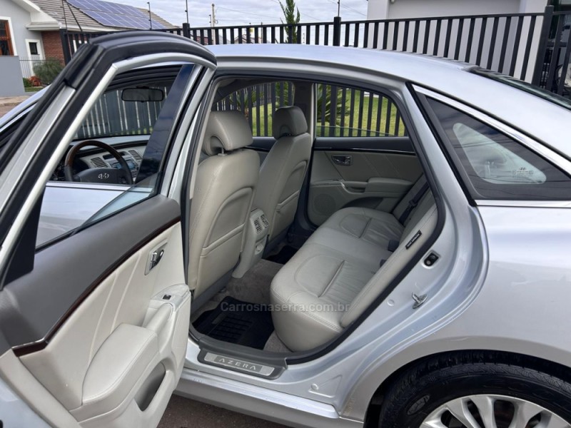 AZERA 3.3 MPFI GLS SEDAN V6 24V GASOLINA 4P AUTOMÁTICO - 2011 - VENâNCIO AIRES