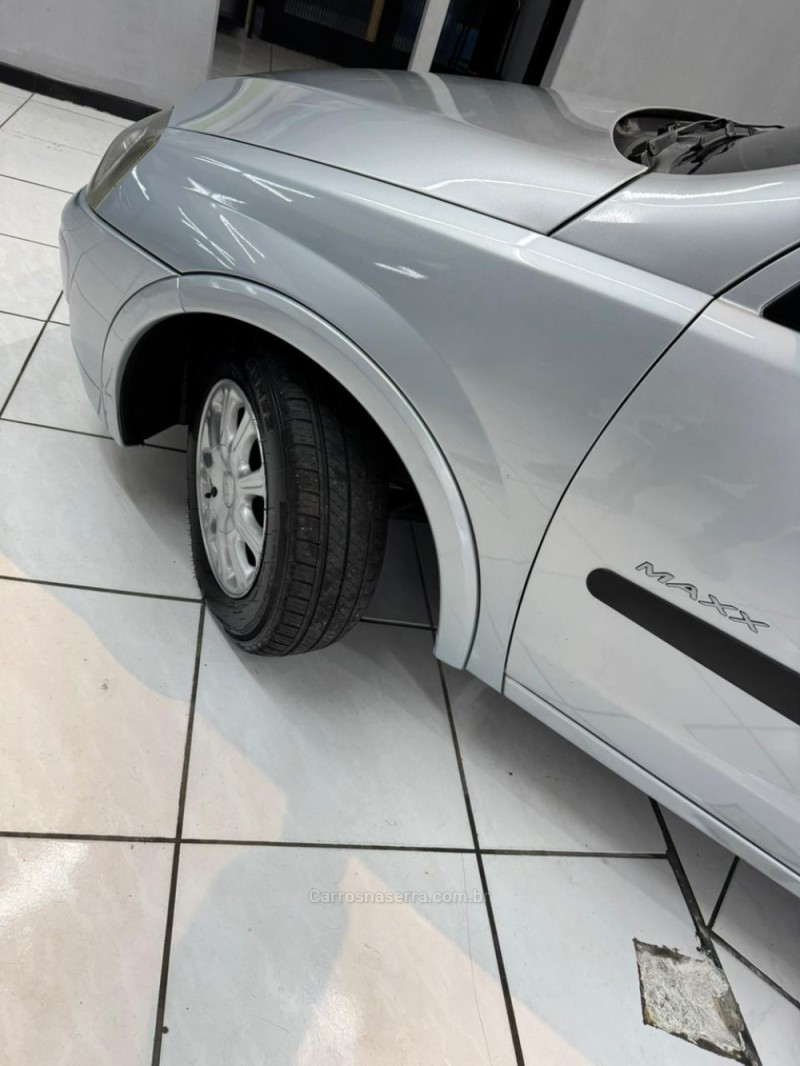 CORSA 1.4 MPFI MAXX 8V FLEX 4P MANUAL - 2011 - CAXIAS DO SUL