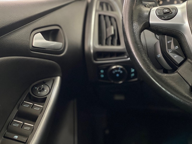 FOCUS 2.0 TITANIUM PLUS HATCH 16V FLEX 4P AUTO - 2015 - CAXIAS DO SUL