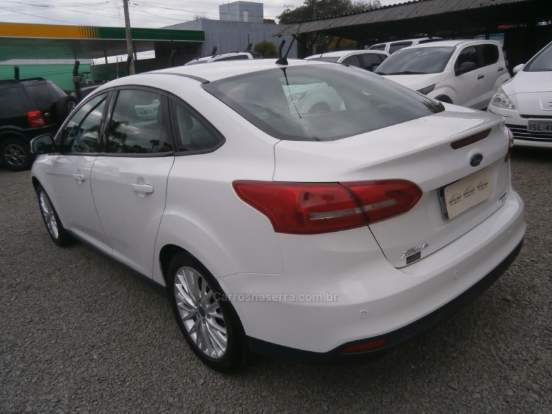 FOCUS 2.0 SE SEDAN 16V FLEX 4P AUTOMÁTICO - 2016 - FARROUPILHA