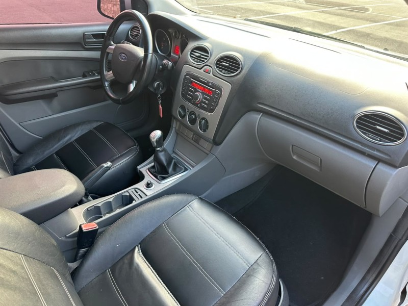 FOCUS 1.6 GLX 16V FLEX 4P MANUAL - 2011 - CAXIAS DO SUL