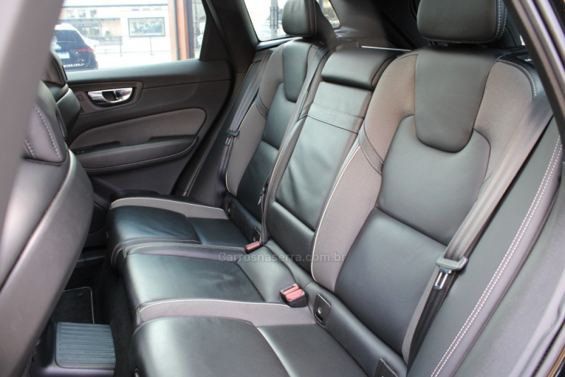 XC60 2.0 T8 R DESIGN HYBRID GASOLINA 4P AUTOMÁTICO - 2020 - CAXIAS DO SUL