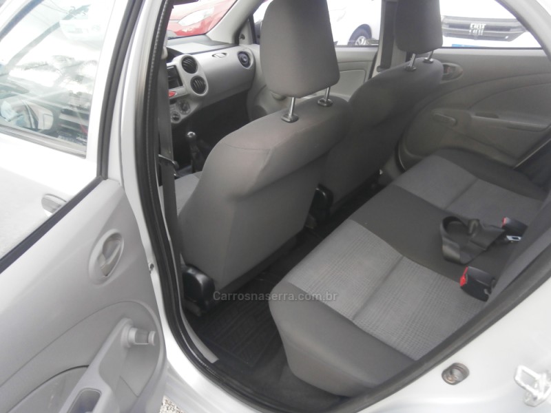 ETIOS 1.3 X 16V FLEX 4P MANUAL - 2013 - FARROUPILHA