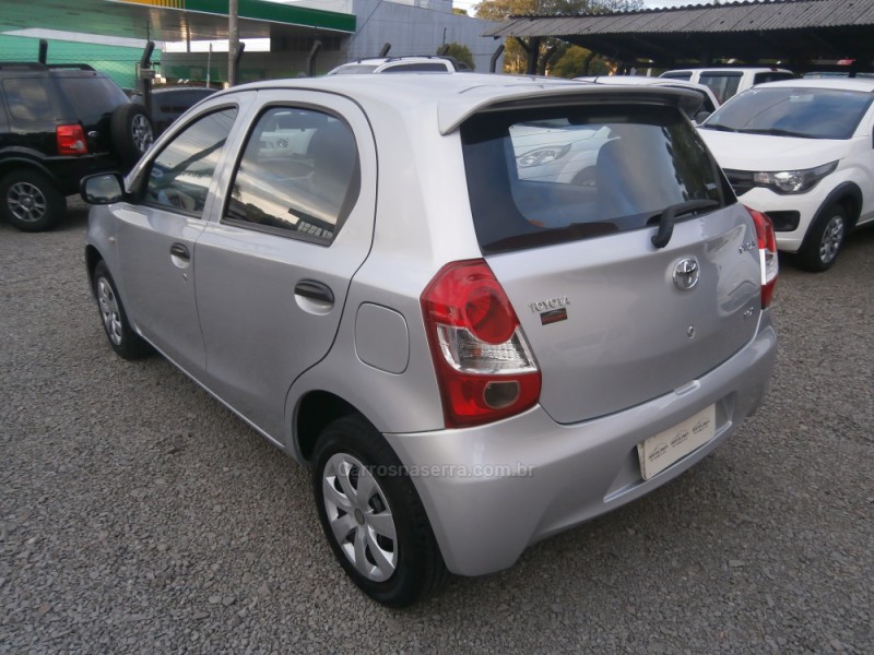 ETIOS 1.3 X 16V FLEX 4P MANUAL - 2013 - FARROUPILHA