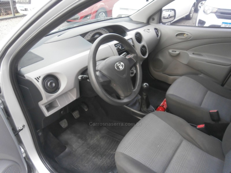 ETIOS 1.3 X 16V FLEX 4P MANUAL - 2013 - FARROUPILHA