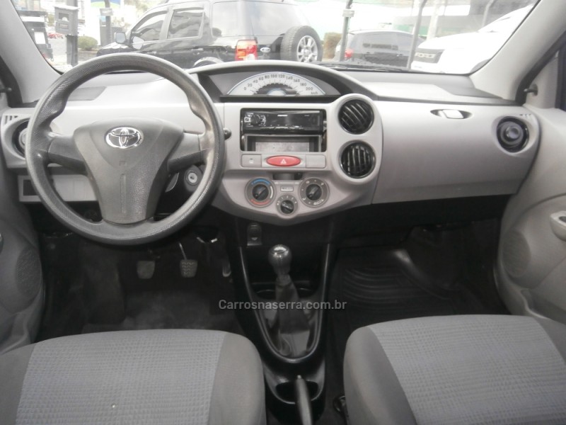 ETIOS 1.3 X 16V FLEX 4P MANUAL - 2013 - FARROUPILHA
