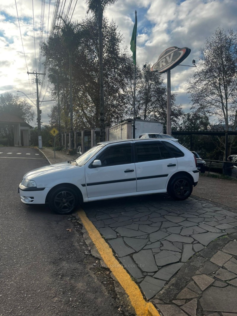 GOL 1.0 MI 16V GASOLINA 4P MANUAL G.III - 2003 - CARLOS BARBOSA