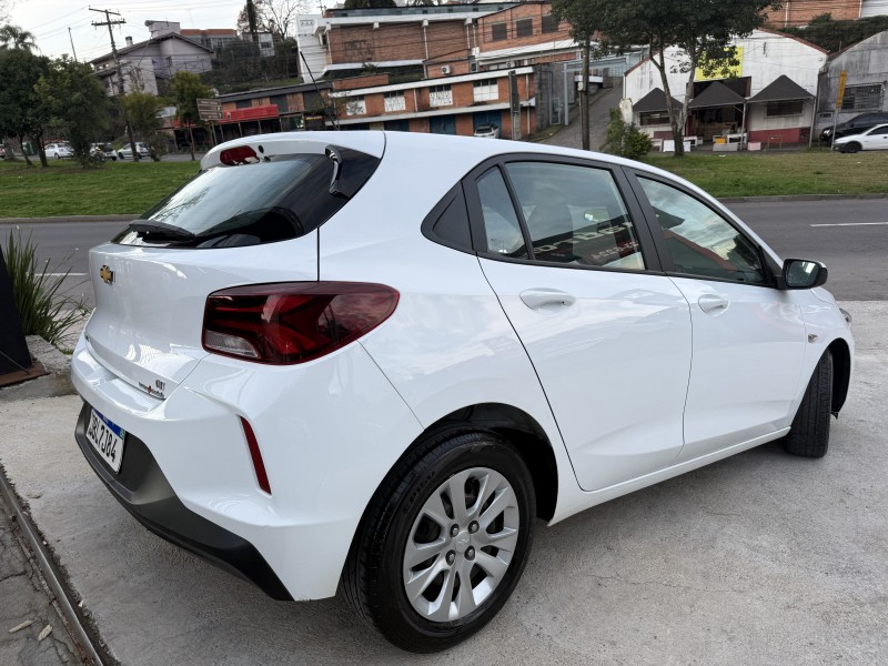 ONIX 1.0 LT 12V FLEX 4P MANUAL - 2023 - CAXIAS DO SUL