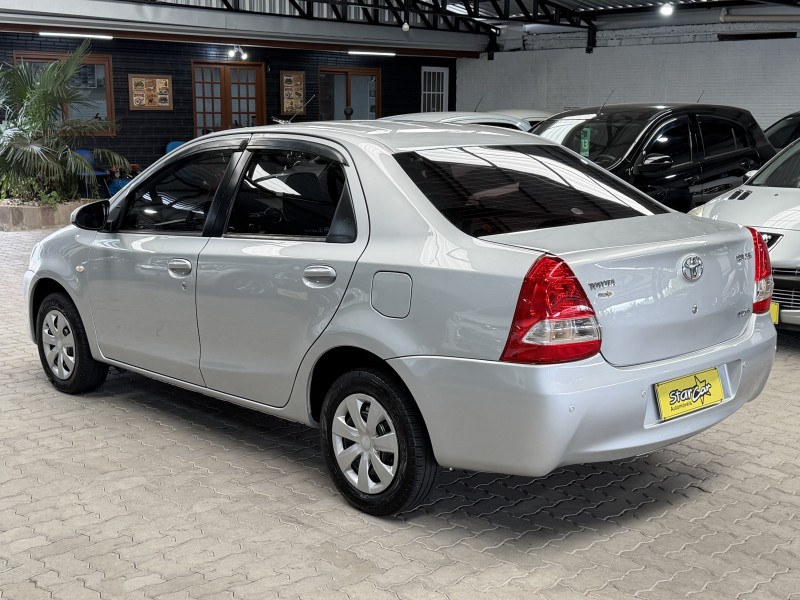 ETIOS 1.5 XS SEDAN 16V FLEX 4P MANUAL - 2014 - CAXIAS DO SUL