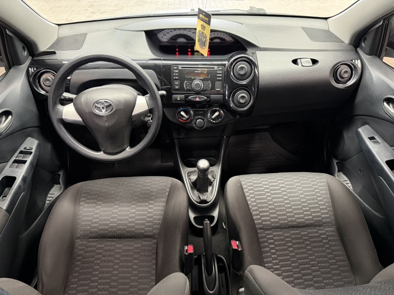 ETIOS 1.5 XS SEDAN 16V FLEX 4P MANUAL - 2014 - CAXIAS DO SUL
