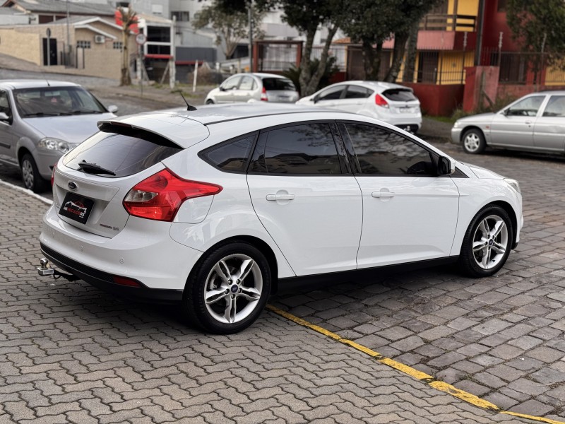 FOCUS 2.0 SE HATCH 16V FLEX 4P AUTO - 2015 - CAXIAS DO SUL