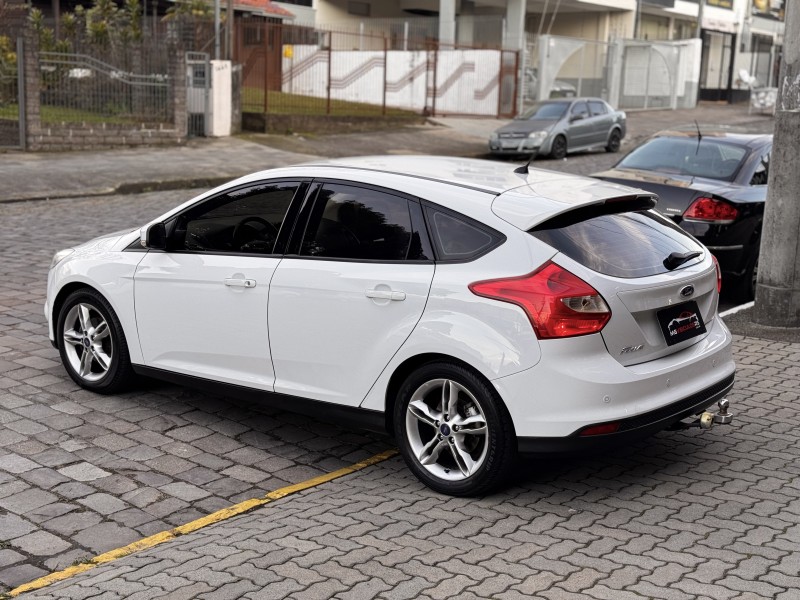 FOCUS 2.0 SE HATCH 16V FLEX 4P AUTO - 2015 - CAXIAS DO SUL