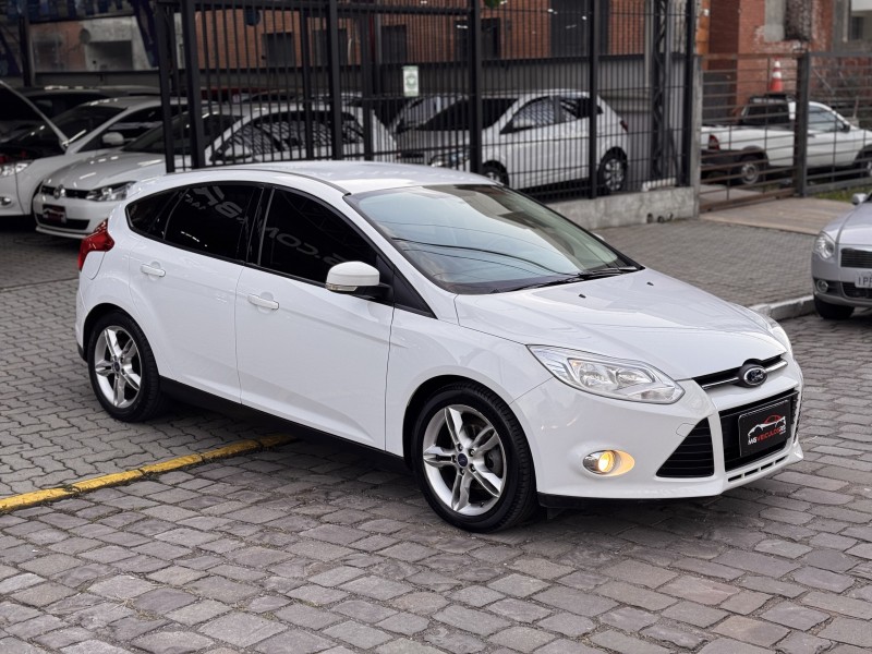 FOCUS 2.0 SE HATCH 16V FLEX 4P AUTO - 2015 - CAXIAS DO SUL