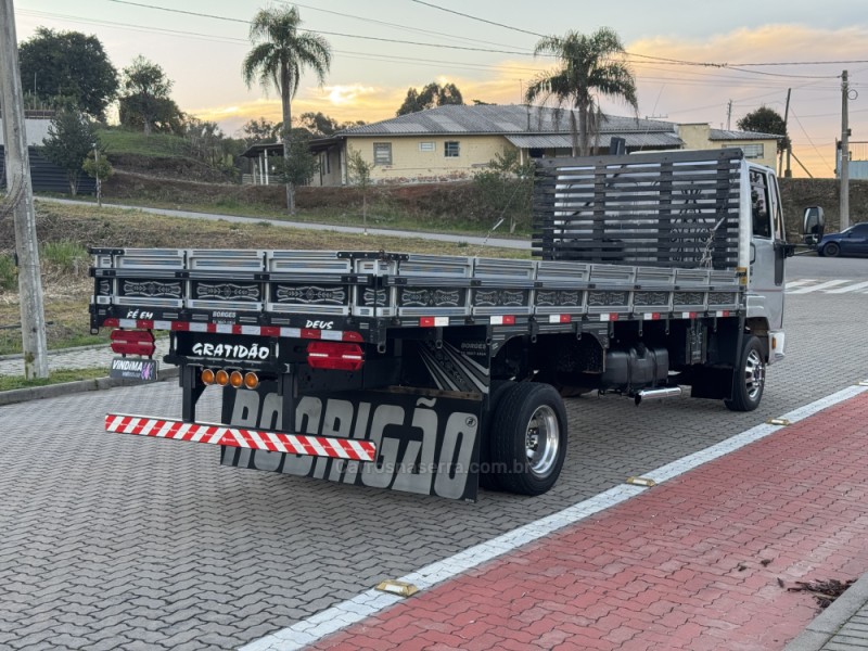CARGO 815 E TURBO - 2009 - FLORES DA CUNHA