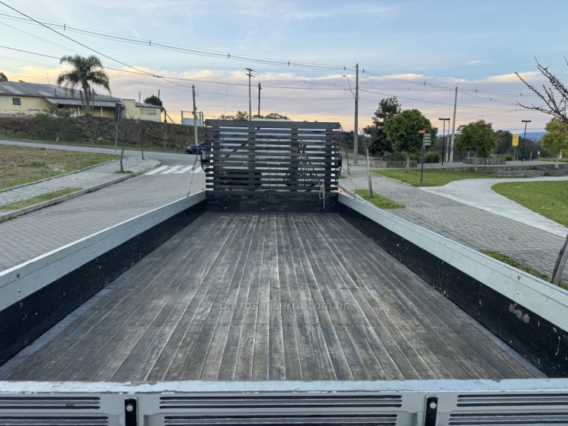 CARGO 815 E TURBO - 2009 - FLORES DA CUNHA