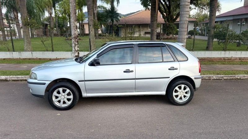 GOL 1.0 MI HIGHWAY 16V GASOLINA 4P MANUAL G.III - 2002 - FELIZ