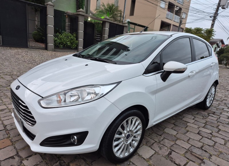 fiesta 1.6 titanium hatch 16v flex 4p automatico 2017 caxias do sul