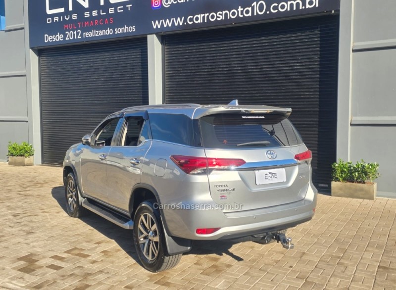HILUX SW4 2.8 SRX 4X4 7 LUGARES 16V TURBO INTERCOOLER DIESEL 4P AUTOMÁTICO - 2020 - LAJEADO