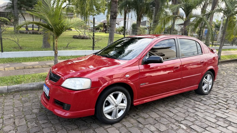 ASTRA 2.0 SFI GSI 16V GASOLINA 4P MANUAL - 2004 - FELIZ