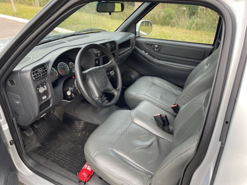 S10 2.8 4X4 CS 12V TURBO INTERCOOLER DIESEL 2P MANUAL - 2004 - BENTO GONçALVES