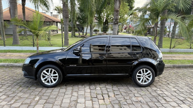 GOLF 1.6 MI SPORTLINE 8V FLEX 4P MANUAL - 2013 - FELIZ